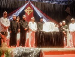 Bupati Ciamis iringi prosesi Kirab Mahkota Binokasih, Ribuan Warga Padati Astana Gede Kawali