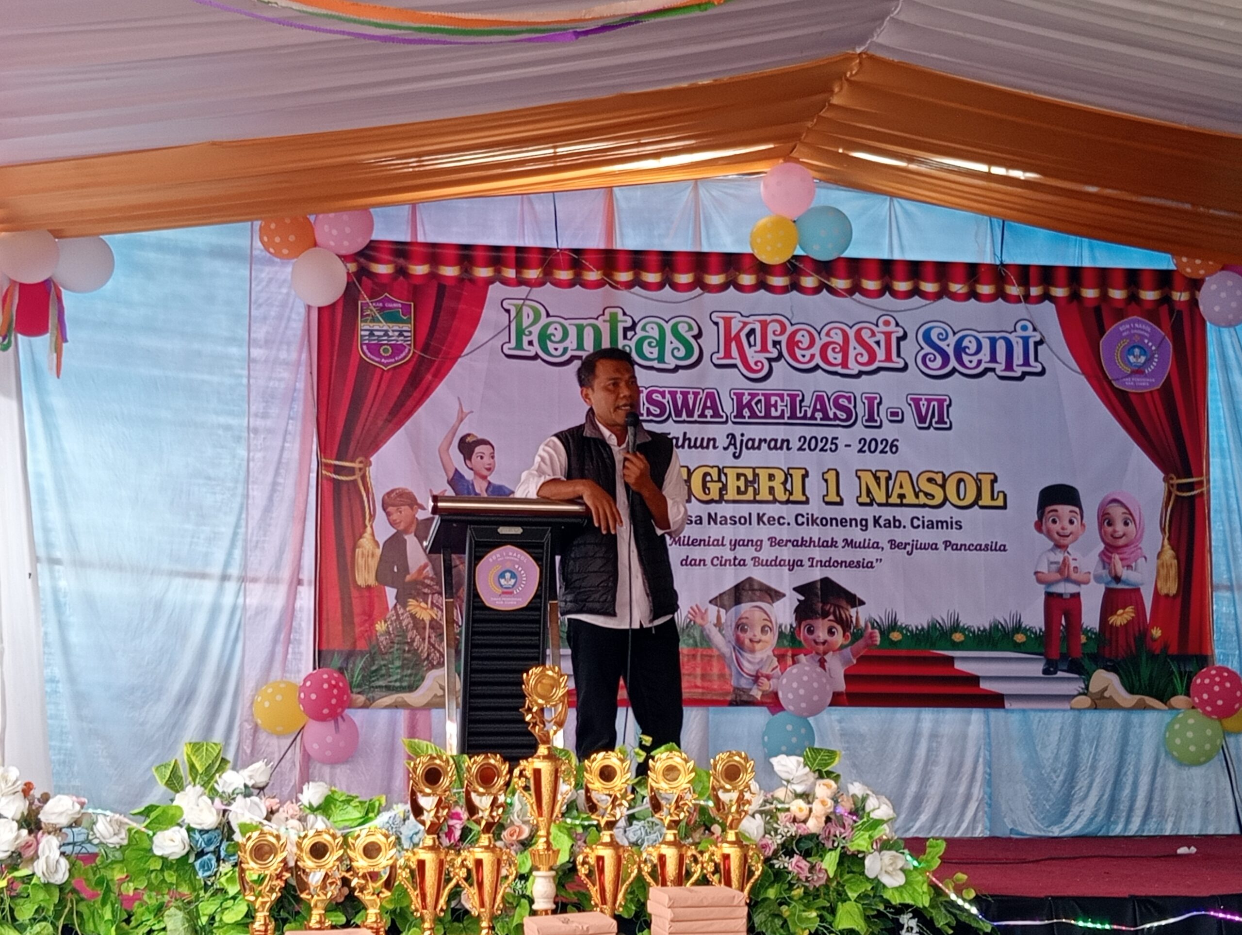 Foto: Kepala Desa Nasol Darisyanto S.Pd Saat Memberikan Sambutan Foto: Kepala Desa Nasol Darisyanto S.Pd Saat Memberikan Sambutan