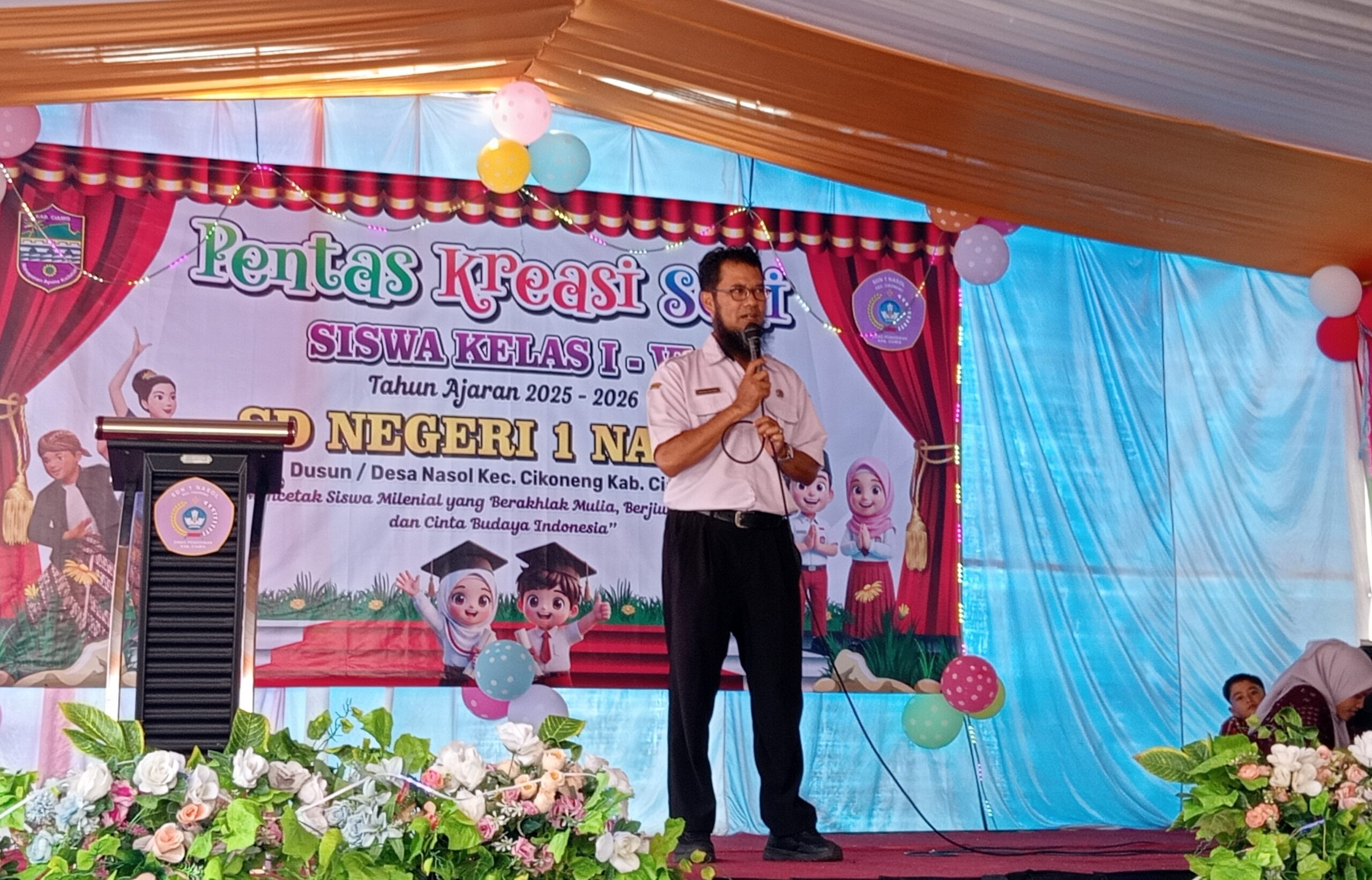 Foto: Korwil Pendidikan Kec Cikoneng Endang Rahmat Saat Memberikann Sambutan Foto: Korwil Pendidikan Kec Cikoneng Endang Rahmat Saat Memberikann Sambutan