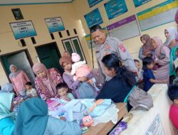 Bhabinkamtibmas Polsek Sukadana Perkuat Kedekatan dengan Warga Melalui Sambang Posyandu dan Edukasi Kamtibmas
