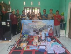 Polsek Cikoneng Dampingi Penyaluran Bantuan ke Warga Desa Gunungcupu