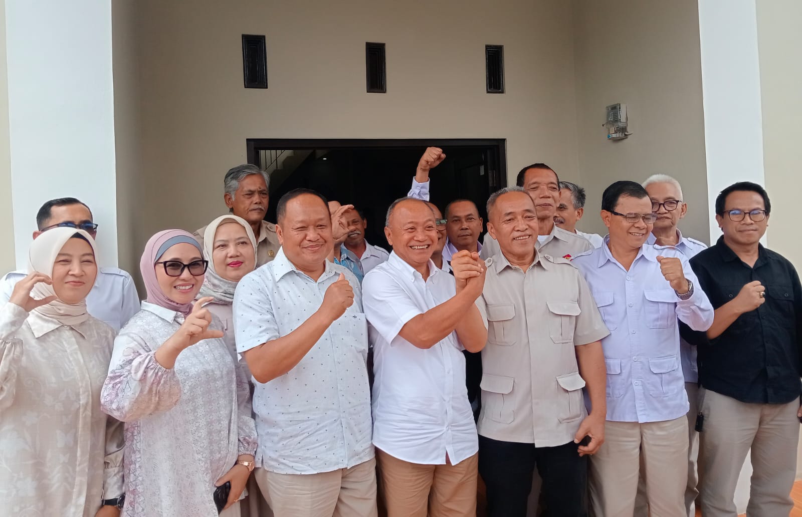 FOTO BERSAMA PENGURUS DPD PARTAI PAN DAN DPC PARTAI GERINDA KABUPATEN CIAMIS. (FOTO: INEWSCIAMIS.COM)